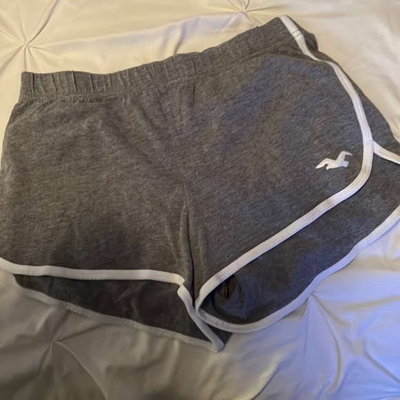 Hollister shorts. Small and xsmall. Like new. - Picture 5 of 5
